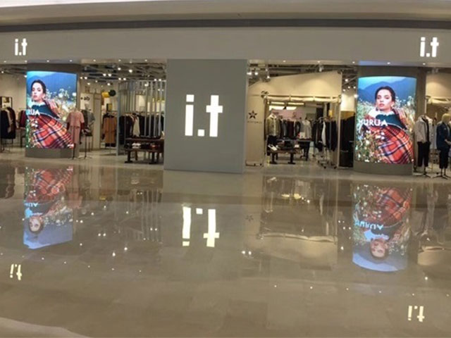 商場櫥窗LED顯示屏